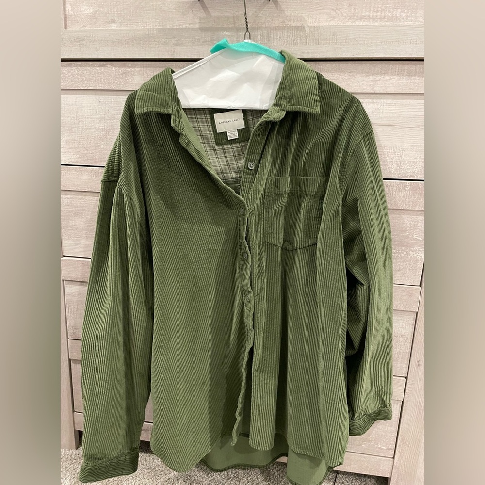 AMERICAN EAGLE corduroy button up- thick- XL